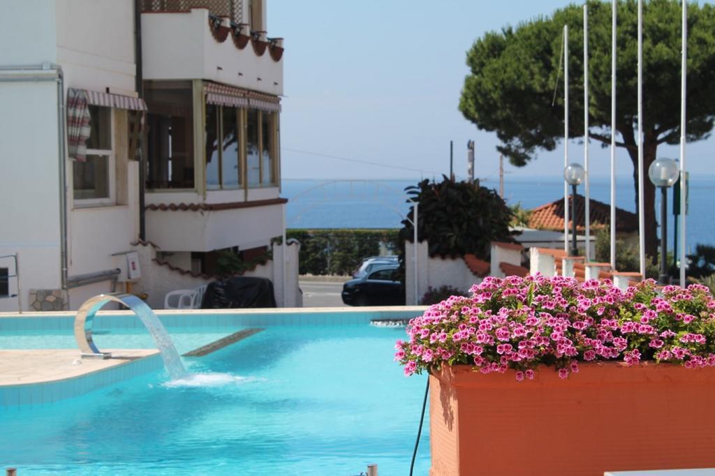 Hotel Ariston Montecarlo San Remo Extérieur photo